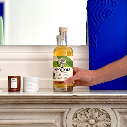 Image de la Distillerie du Vercors - Sequoia pour illustrer le travail de Savoir d'ici