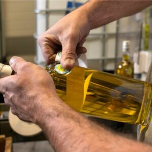 Image qui représente la collaboration entre la distillerie Louis Couderc et Savoir d'ici