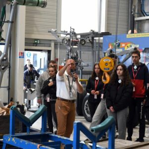 Visite usine jeune